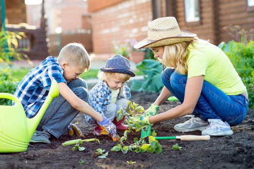 jak uprzyjemnić sobie i dzieciom urlop w ogrodzie?